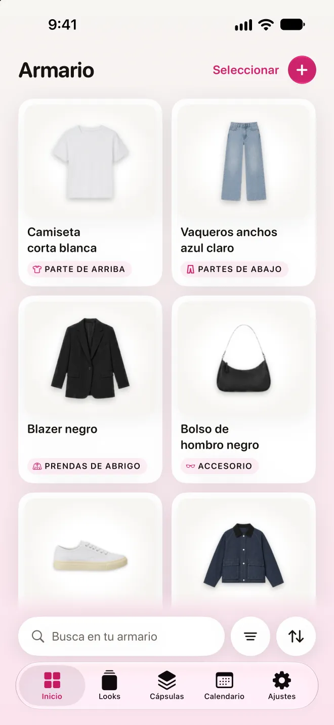 La pantalla del armario: una cuadrícula de stickers de prendas con nombres y categorías